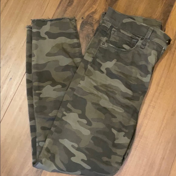 Gap True Skinny, sz 8/29, camo crop jeans, EUC - Picture 1 of 4